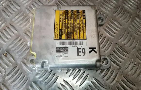 Toyota Prius (XW20) Airbag control unit/module 8917047390 1523006951