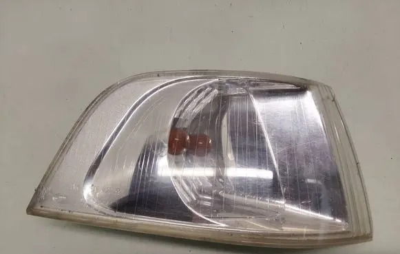 Volvo S40, V40 Front indicator light