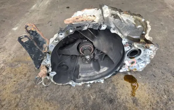Toyota RAV 4 (XA20) Manual 5 speed gearbox 3030042120 3030042140