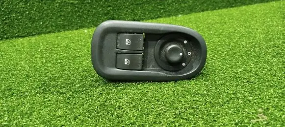 Renault Master III Electric window control switch 108269C 8200687349