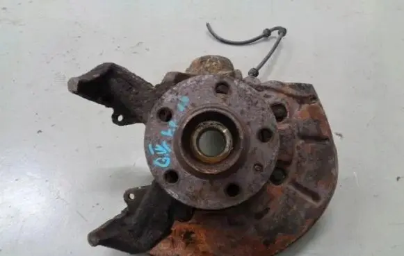 Volkswagen Golf IV Rear wheel hub