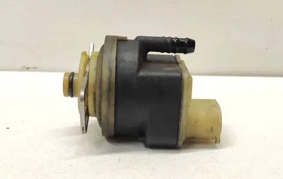 BMW 3 E90 E91 Fuel filter heater 8517898 13328517898