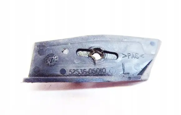 Toyota Avensis T220 Front bumper mounting bracket 52536-05010