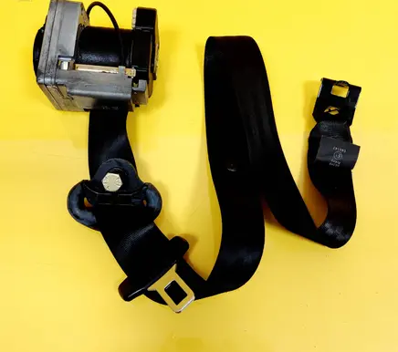 Skoda Octavia Mk1 (1U) Front seatbelt 040143