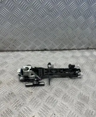 Toyota RAV 4 (XA50) Front door exterior handle/bracket 