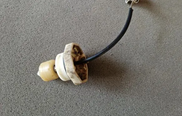 Mitsubishi L200 Fuel filter housing 
