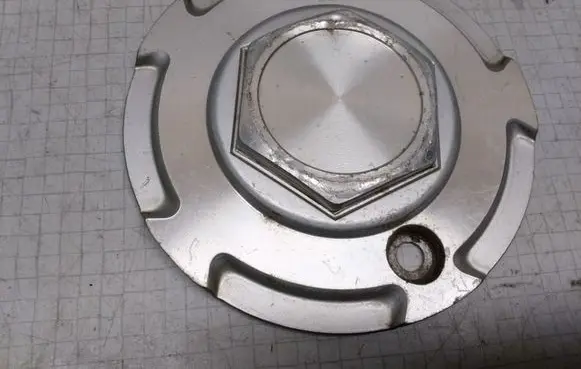 Volkswagen Golf IV Non-original wheel cap 