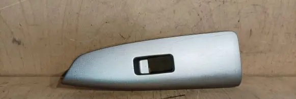Toyota Corolla Verso E121 Front door window switch trim 7423113110 7423113120