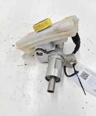 Audi A4 S4 B7 8E 8H Master brake cylinder