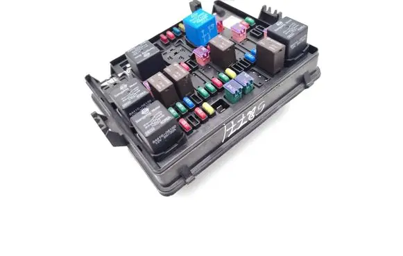 SsangYong Rodius Fuse module A150-ED0 13J04D 84410-06100