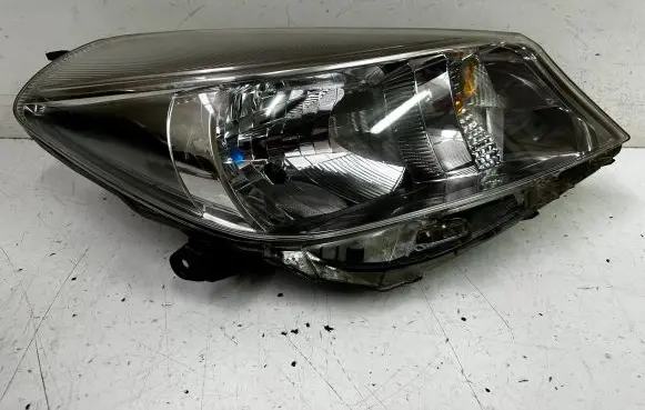 Toyota Yaris Headlight/headlamp