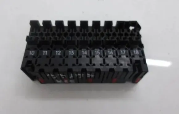 Mercedes-Benz E W210 Fuse box set 0015458401
