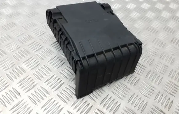 Volkswagen PASSAT B7 Fuse box set 3C0937125 1K0937132F