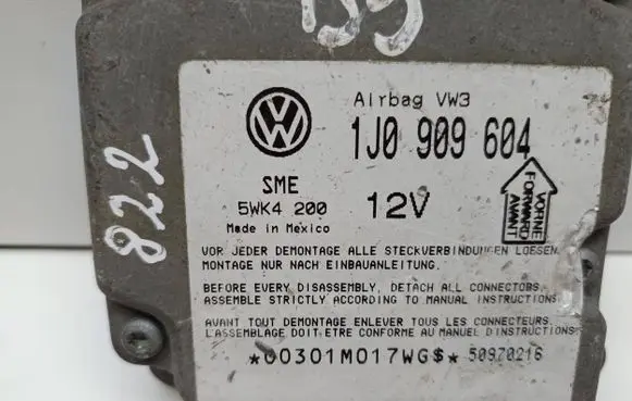 Volkswagen PASSAT B5 Airbag control unit/module 50970216 1J0909604 5WK4200