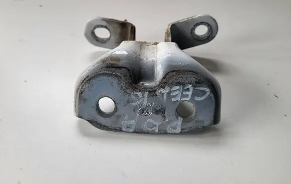 KIA Pro Cee'd II Front door lower hinge 
