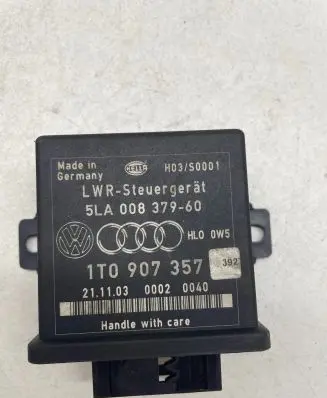 Volkswagen Touran I Light module LCM 1T0907357 00020040 5LA00837960