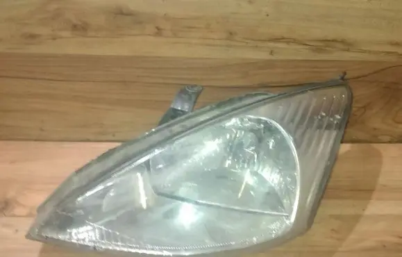 Ford Focus Headlight/headlamp