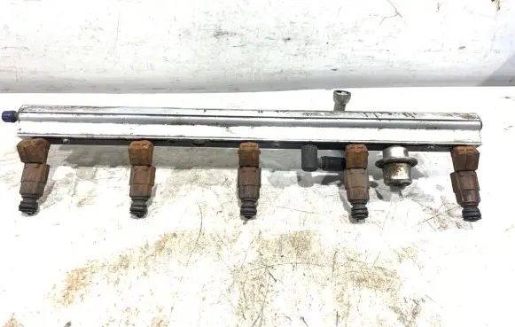Volvo XC70 Fuel main line pipe 9202710 1232146
