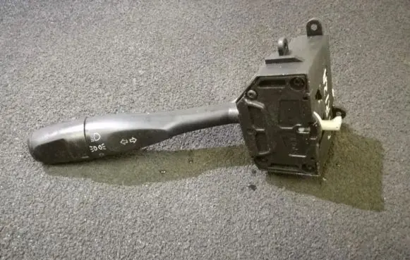 Subaru Impreza I Indicator stalk