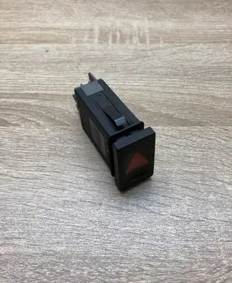 Volkswagen PASSAT B5.5 Hazard light switch 24742624