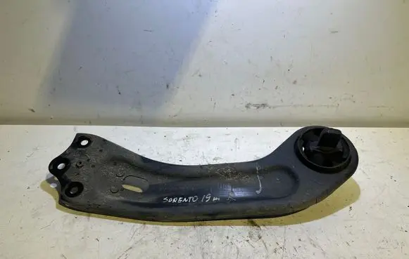 KIA Sorento Rear control arm 