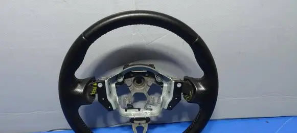 Nissan Juke I F15 Steering wheel