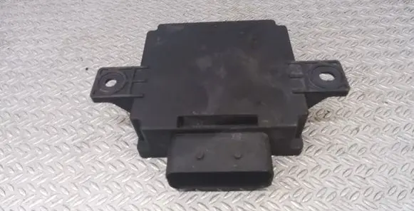 Volkswagen PASSAT B7 Current control relay 3AA919041