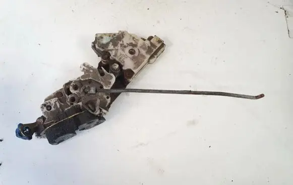 Nissan Sunny Front door lock 8055269r00