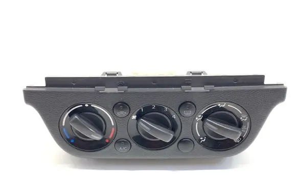 Suzuki Swift I Interior fan control switch 