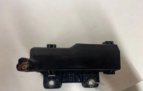 Toyota Corolla Verso AR10 Relay mounting block