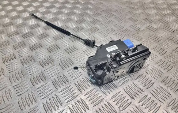 Skoda Octavia Mk2 (1Z) Front door lock PA66307 A00468 3D1837016AC