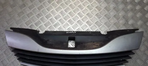 Renault Laguna II Front grill 8200012581