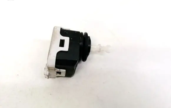 Mercedes-Benz C W203 Headlight level adjustment motor 00787806