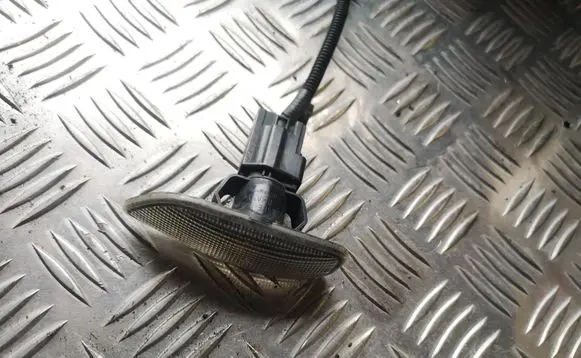 Volvo V70 Front fender indicator light 30722642