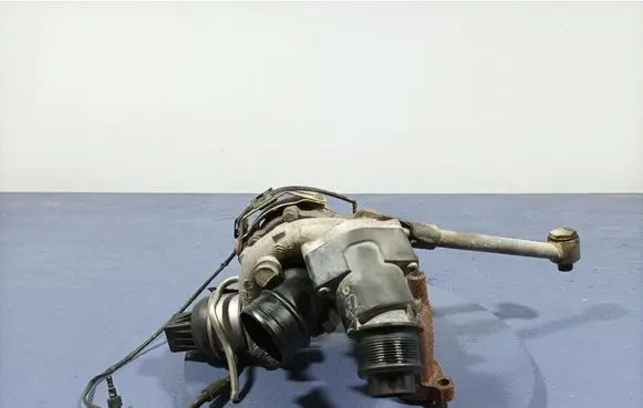 Volkswagen PASSAT B6 Turbo system vacuum part 03L253016F