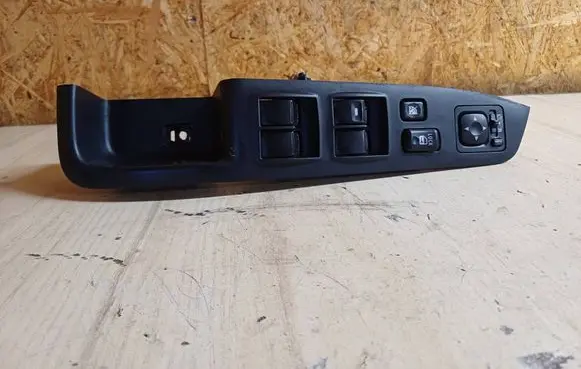 Mitsubishi Outlander Electric window control switch 8608A060 13Z7D1
