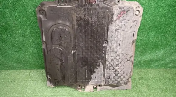 Mercedes-Benz GLC C254 Engine splash shield/under tray AA10667