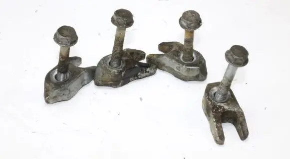 Chevrolet Captiva Fuel Injector clamp holder