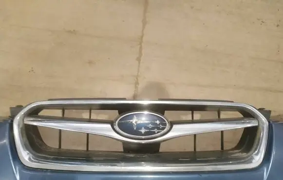 Subaru Legacy Front grill 
