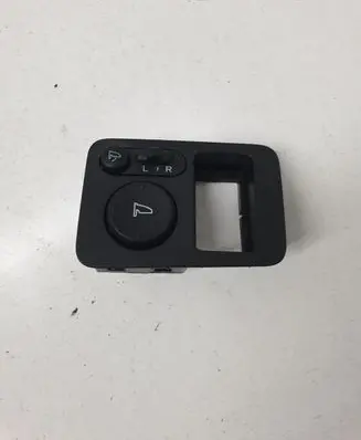 Honda CR-V Wing mirror switch M33212