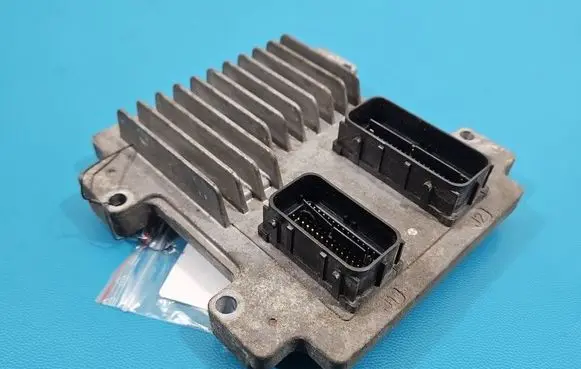 Opel Astra J Engine control unit/module ECU 12634556 IMPRK1551625