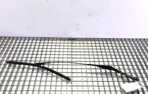 Front wiper blade arm