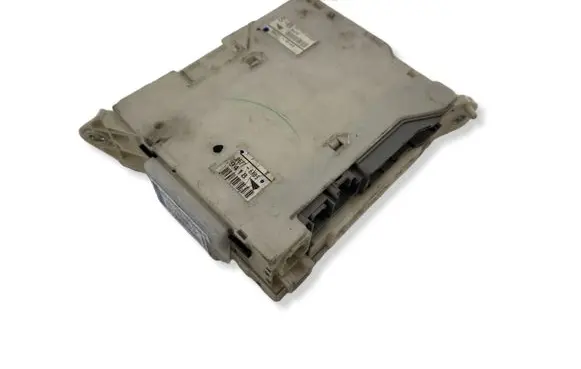 Lexus IS 220D-250-350 Fuse module 8273053050