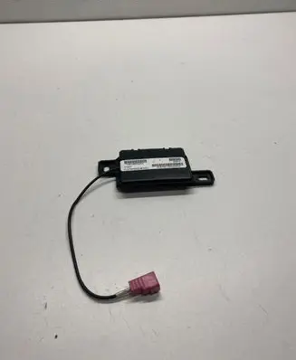 Chrysler Pacifica Antenna control unit P68186558AA