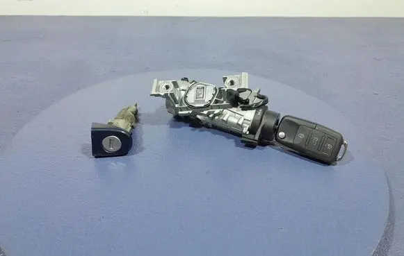 Volkswagen Golf Plus Ignition lock 1K0905851B