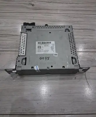 Renault Twingo III Radio/CD/DVD/GPS head unit 281151069R