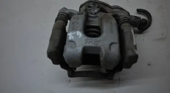 Peugeot 208 Rear brake caliper 9842295280
