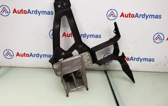 BMW 5 E60 E61 Radiator support slam panel bracket 7163484 51647163484 7033732