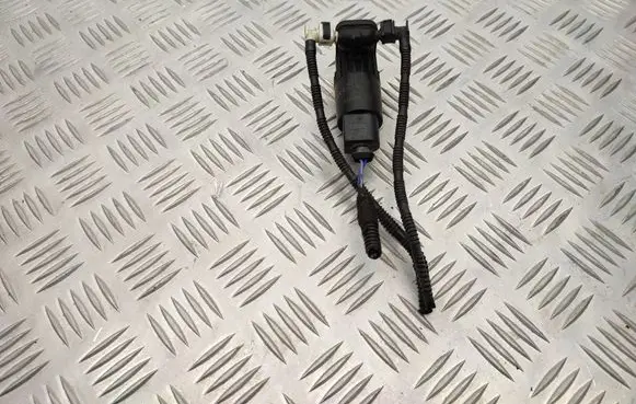 Opel Astra K Windscreen/windshield washer pump 84139203