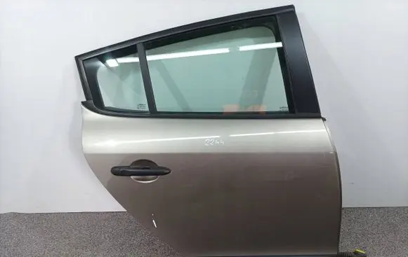 Renault Megane III Front door